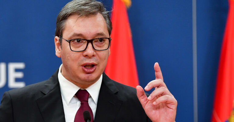 Çfarë po ndodhë me Vuçiq? Në videon virale shihet duke bërtitur se si mund ta vrasin