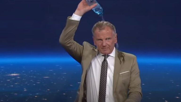 Vapa e padurueshme! Spikeri në Austri hedh ujin mbi kokë gjatë edicionit të lajmeve (Video)