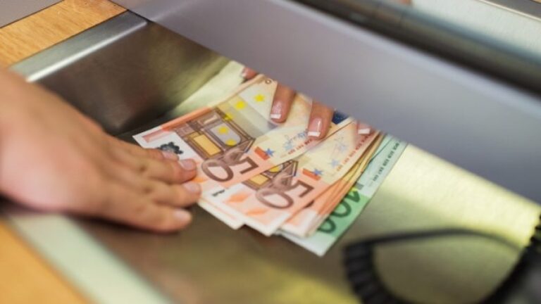 Paga minimale në Kosovë pritet të rritet: Kaq është shifra