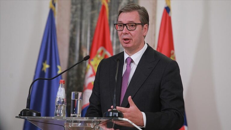 Viktimizohet Vuçiq: Kurti po bënë spastrim etnik të serbëve në Kosovë