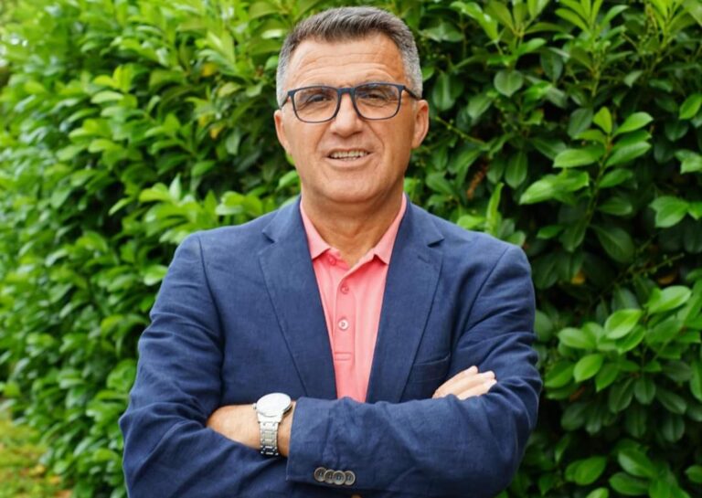 Politikani i njohur shqiptar Deli Balidemaj (CSU) fton qytetarët për bashkëbisedim në Bashkinë e Mynihut