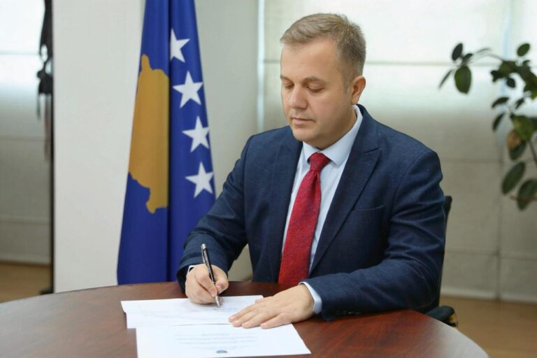 Blerim Sallahu zyrtarizon kandidimin për deputet me numrin 58 në listën e Vetëvendosjes